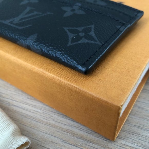 Louis Vuitton Monogram Card Holder - Picture 2 of 8